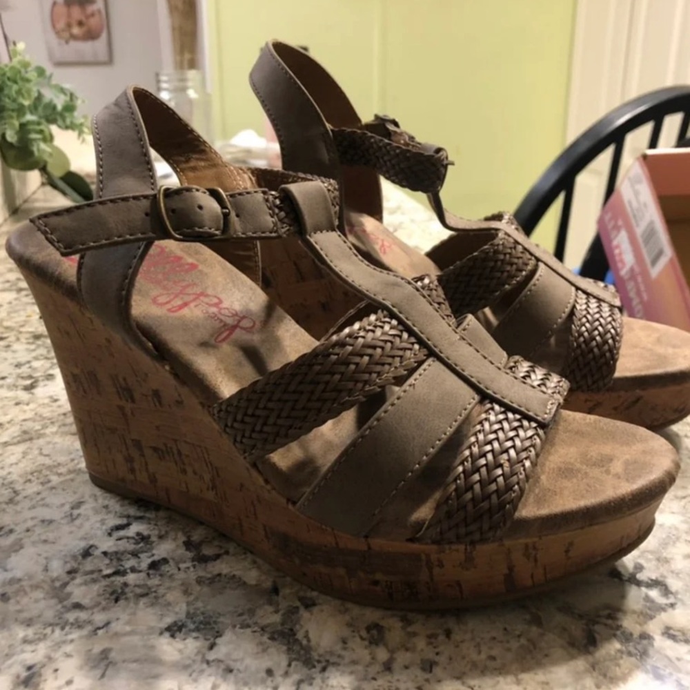 Women’s Jellypop Wedge Sandals Taupe